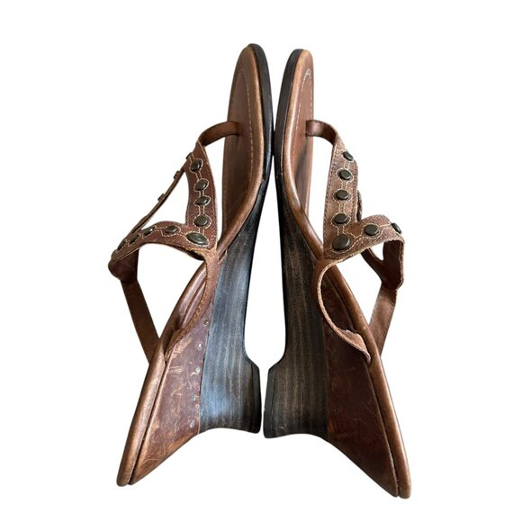 Frye Leather Slip On Slide Sandals Stud Detail Brown Low Wedge Heel Size 8.5 - Picture 7 of 12